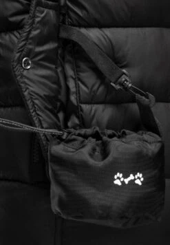 Marikoo Taisaa - Bodywarmer - Black 8 Marikoo Taisaa - Bodywarmer - Black -Mooie Dames Jas 2c8486bf6e624ace8b569ed3fd296b52